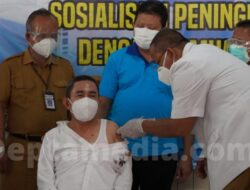 Bupati Haryanto Jadi Orang Pertama Disuntik Vaksin Covid – 19 di Pati