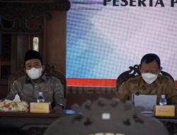 Hadiri Pembekalan Calon Kepala Desa, Komisi A Berharap Pilkades Berjalan Lancar