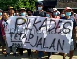 Pilkades Terancam Gagal, Warga Desa Margorejo Melakukan Aksi Demo