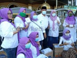 Fraksi PKB Pati Bagikan Ratusan Nasi Box dan Takjil