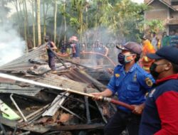 Gudang Ocek Kapuk di Kayen Terbakar Penyebab Belum Diketahui
