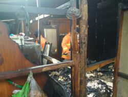 Korsleting Listrik Dapur Dan Peralatan Rumah Tangga Hangus Terbakar