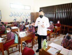 Pastikan Tidak Ada Klaster Baru, Bupati Tinjau Langsung Uji Coba PTM