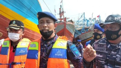 Antisipasi Terjadi Kebakaran Kapal, Tim Kemaritiman Juwana Gelar Patroli di Sepanjang Sungai Juwana
