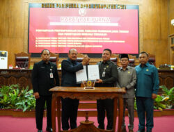 Paripurna DPRD Kabupaten Pati Agenda Penandatanganan Nota Kesepahaman Empat Raperda oleh Pj Bupati Pati dan Ketua DPRD Kabupaten Pati