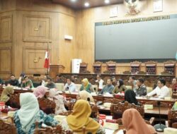 Dewan Pati Desak Pemkab Berikan Bakes Kepada Guru Honorer