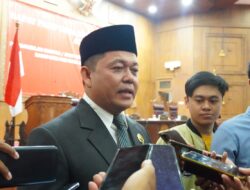 Usai Demonstrasi DPRD Pati Jenguk Korban di Rumah Sakit
