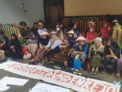 Peringati Hari Tani Nasional, Jaringan Peduli Pegunungan Kendeng Gelar Aksi Demo di Depan Kantor DPRD